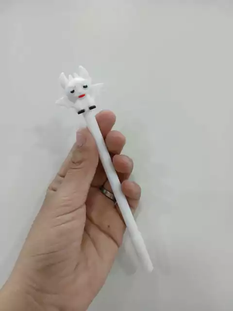 Lapicera fantasy-furia luminosa