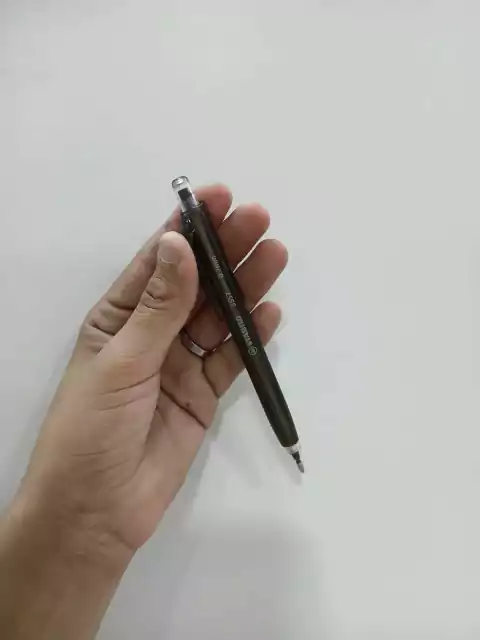 Porta minas retractil-stabilo-negro