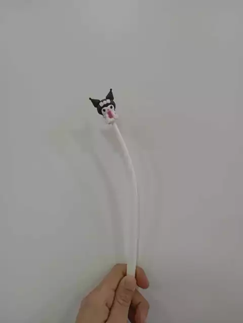 Lapicera de kuromi-blanca