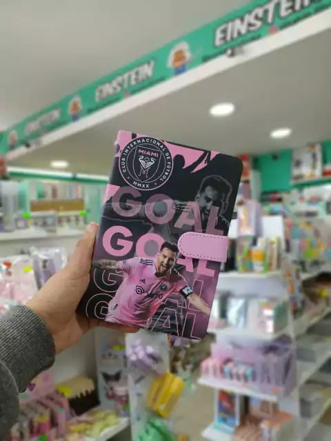 Cuaderno hojas rayadas de messi-goal-rosa