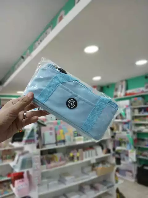 Cartuchera con manija-qiwi-celeste