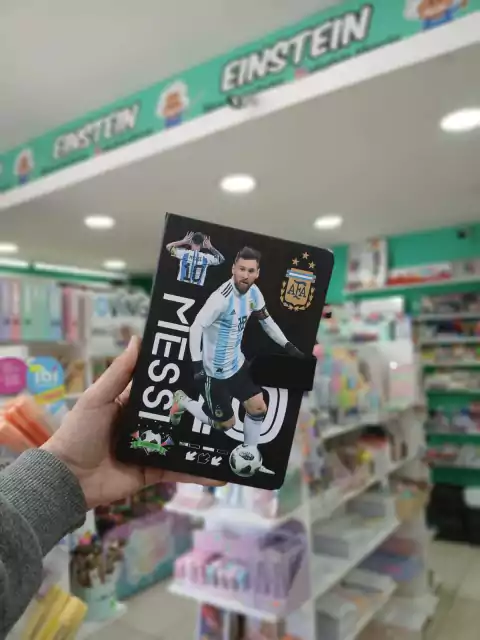 Cuaderno hojas rayadas de messi-goal-negro