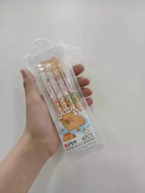 Mini cartucherita lapiceras de capybara-jugando en el agua-x4