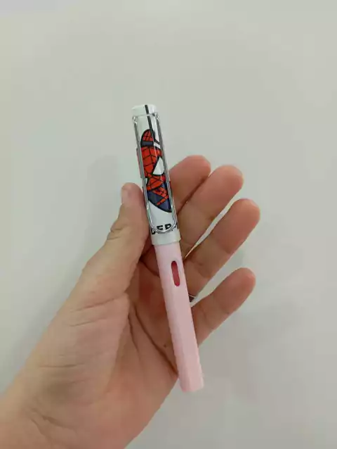 lapiz infinito-spiderman