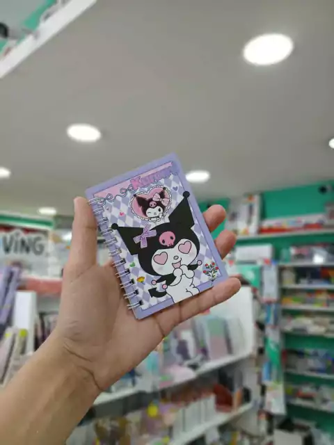 mini cuadernito de kuromi-enamorada