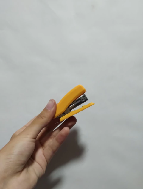 Mini Abrochadora Nro.10 amarillo - Olami