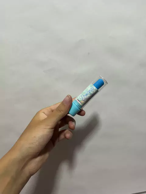 Goma de Borrar en Forma de Labial Celeste - Asamblea
