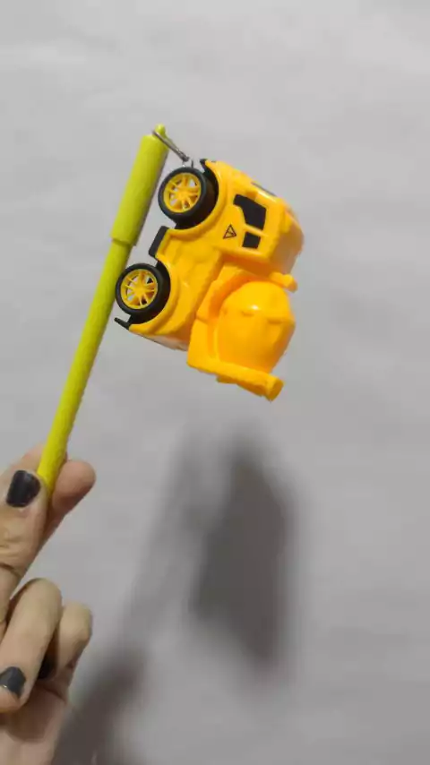 Lapicera azul-Camion amarillo-Yang Yang