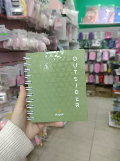 Cuaderno A6 Tapa Dura rayado-Clasica- Esencial- Norpac - (copia)