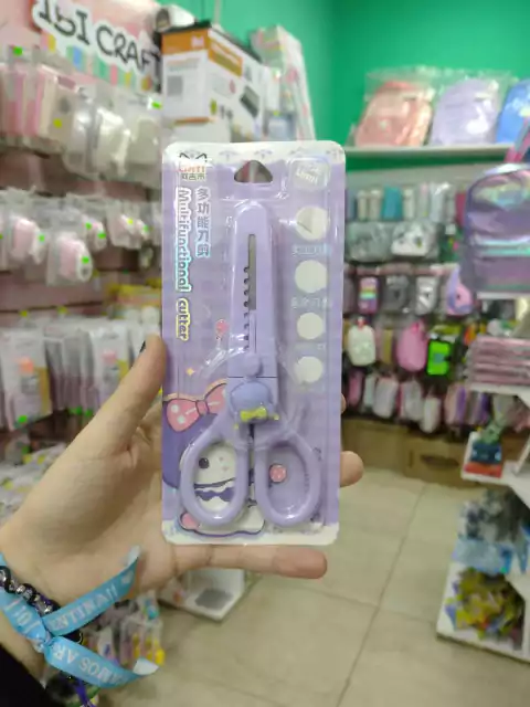 Tijera y Cutter Kuromi-Lila