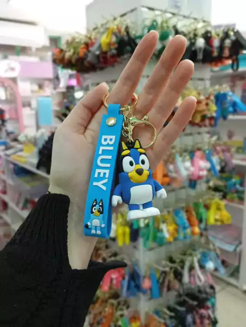 llavero personaje Bluey - sonriendo