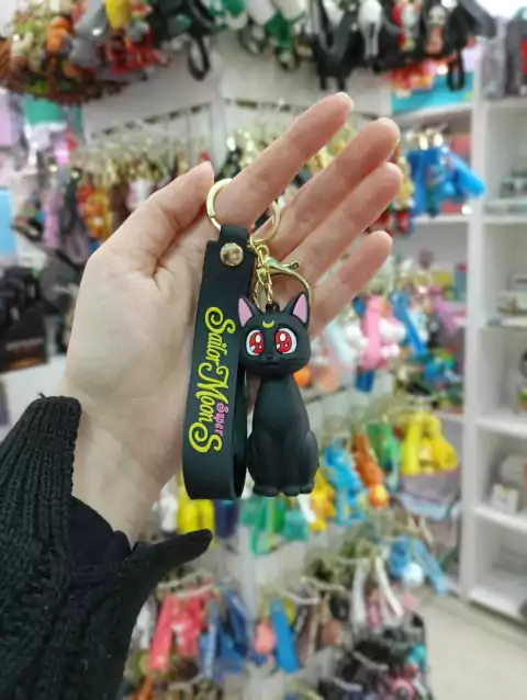 Llavero personaje Luna - Sailor Moon - sentada