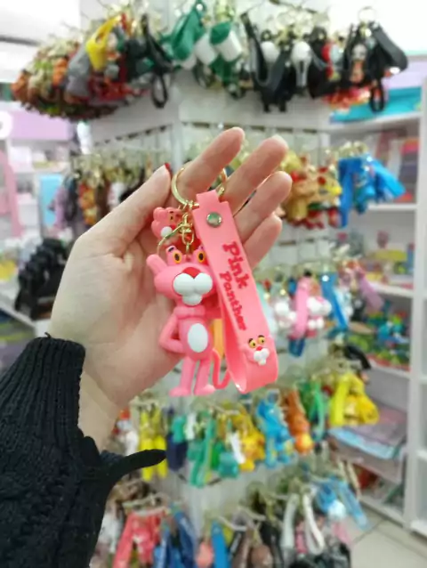 Llavero personaje la Pantera Rosa - saludando