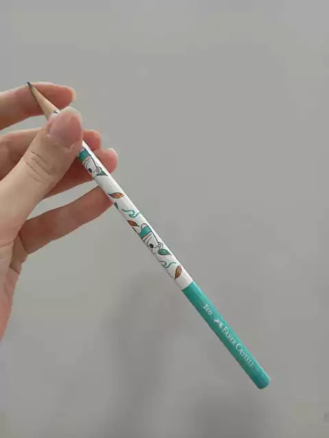 Lápiz negro cuerpo verde- Faber Castell