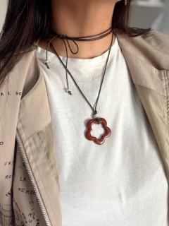 Collar regulable PEKIA dije de flor (7 colores)