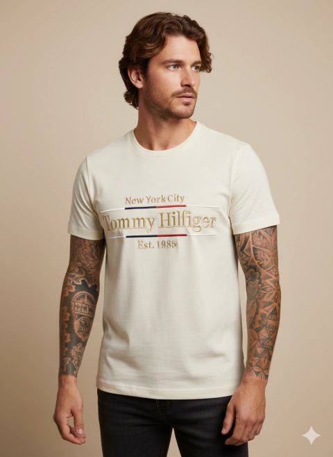 Camiseta Tommy H. Letreiro - Preta | Off White - comprar online