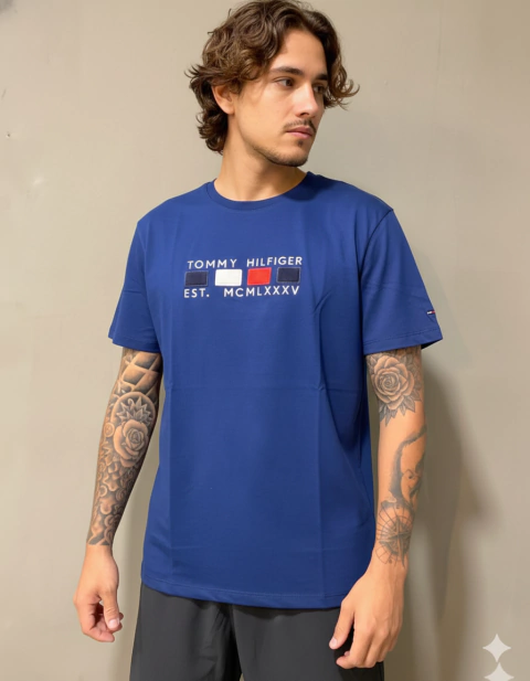 Camiseta Tommy H. Quadrados - Azul Marinho - comprar online