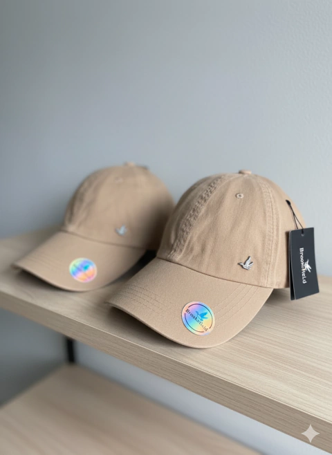 Boné Brooks Logo Metal - Marrom Claro - comprar online