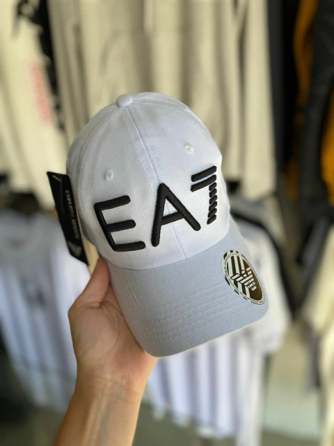 Boné EA7 Aba Curva - Branco com logo Preto - comprar online