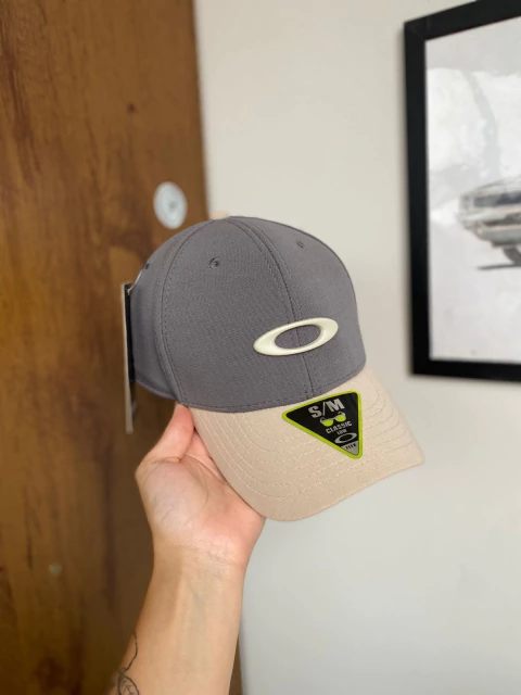 Boné Okl T1ncan Fechado - Cinza