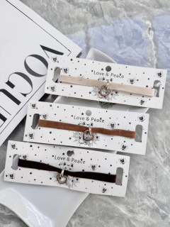 Choker de terciopelo crema en internet