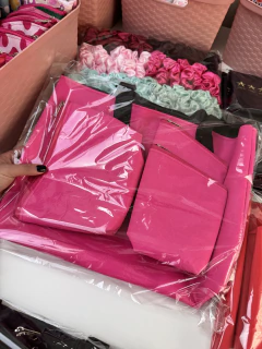 COMBO EMPRENDEDOR X 16 PRODUCTOS (4 bolsos XL, 4 neceser y 4 SET MATEROS) - tienda online