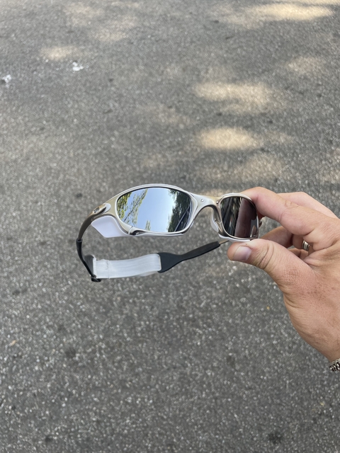 Juliet Plasma - Lentes Liquid Metal - Sideblinder Branco + Pega ladrão Cinza