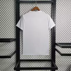camisa-real-madrid-balmain-paris-24-25-nike-branco-branca-torcedor-refletiva-cr7-cristiano-ronaldo-gola-redonda-5.webp