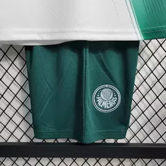 conjunto-infantil-palmeiras-away-2023-2024-torcedor-masculino-crefisa-puma-verde-branco-branca-brasileirão-gola-v-8.webp