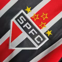 conjunto-infantil-são-paulo-away-23-24-listrada-torcedor-masculino-adidas-sportsbet-gola-v-4.webp