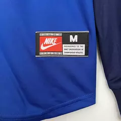 camisa-barcelona-retrô-ii-vermelho-azul-1999-torcedor-nike-neymar-messi-ronaldinho-dri-fit-manga-longa-masculina-gola-polo-6.webp
