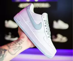 AIR FORCE 1 GLACE BLUE na internet