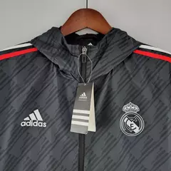 Corta-vento Real Madrid 2022 na internet