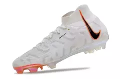 chuteira-nike-campo-branco-branca-laranja-mercurial-adidas-puma-new-balance-cravo-botinha-phantom-elite-6.webp