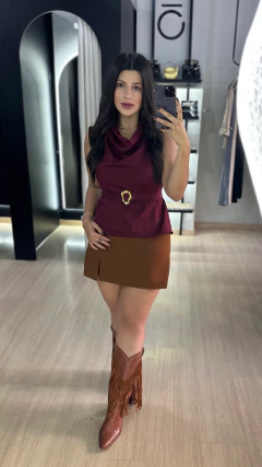 Blusa com faixa fivela orgânica na internet
