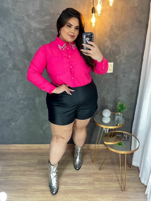 Camisa Cropped Gola Strass