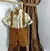 Kit Mãe e Filho Camisa Social ou Body Arca de Noé Leão Digital Bermuda Esporte Fino Gravata Borboleta e Suspensório Caramelo Claro Terracota Vestido Adulto Rainha Caramelo Índigo Trend - Índigo Trend