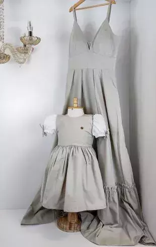 Kit Mãe e Filha Vestido Alcinha Charlotte Vestido Princesa Com Manga Bufante Bege Colored Índigo Trend
