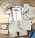 Conjunto Camisa Social ou Body Branca Burb Bermuda e Blazer Esporte Fino Bege Boina Gravata Borboleta e Suspensório Xadrez Veneza Burb Índigo Trend