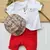 Conjunto Bata ou Body Branca Burb Bermuda Saruel Vermelha e Chapéu Australiano Xadrez Veneza Burb Índigo Trend