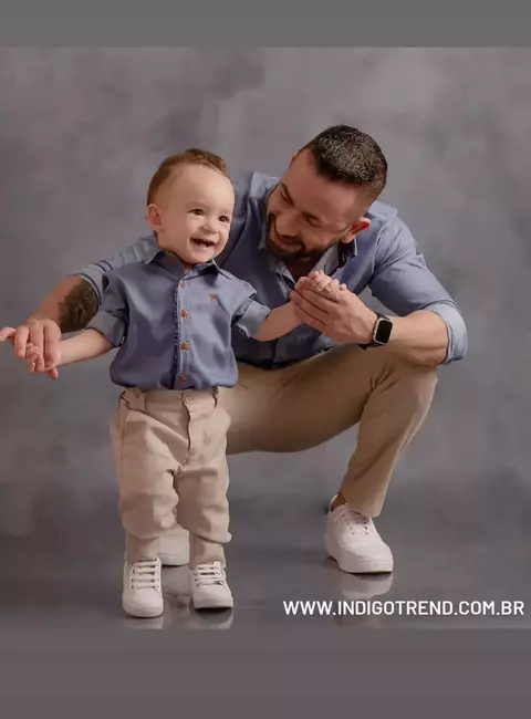 Kit Pai e Filho Camisa Social ou Body Siena Denim Claro e Calça Bege Esporte Fino Índigo Trend