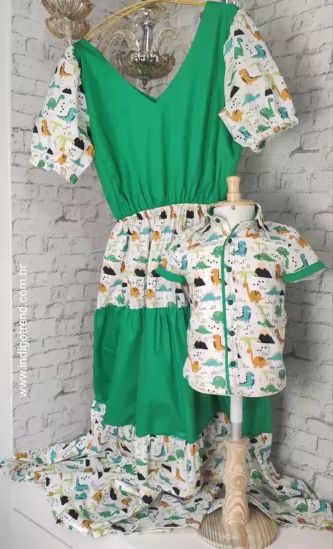 Kit Mãe e Filho Vestido Rainha e Camisa Social ou Body Dinossauro Dino Baby Índigo Trend