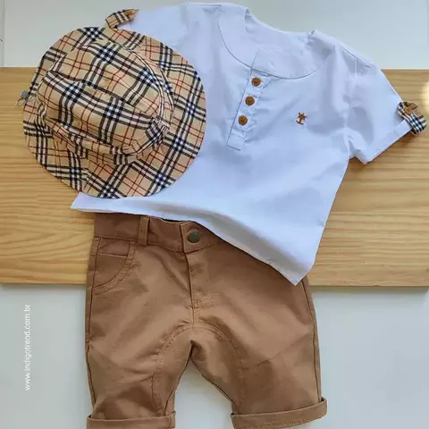 Conjunto Bata ou Body Branca Burb Bermuda Saruel Caramelo e Chapéu Australiano Xadrez Veneza Burb Índigo Trend