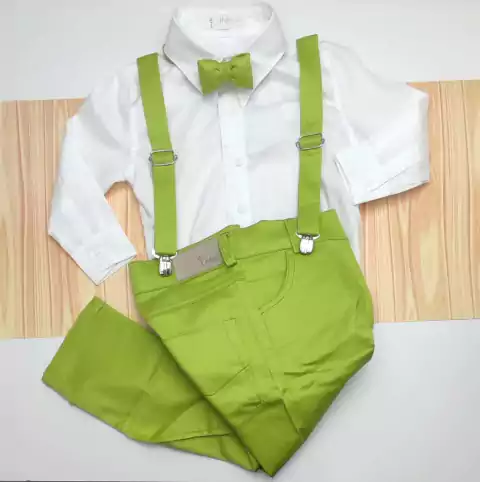 Conjunto Camisa Social ou Body Branca Amsterdã Bermuda Casual Gravata Borboleta e Suspensório Verde Ciano Índigo Trend
