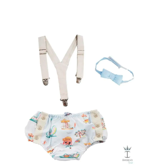 Kit Tapa Fraldas Smash The Cake Parque de Diversões Gravata Borboleta Azul Bebê Linho e Suspensório Bege Índigo Trend