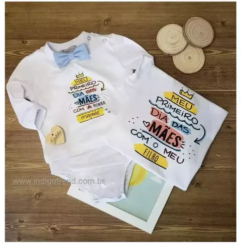 Kit Família Mãe e Filho Camiseta T-Shirt Branca Baby Look Primeiro Dia das Mães com Meu Filho e Camiseta ou Body T-Shirt Branca Meu Primeiro Dia das Mães com Gravata Índigo Trend