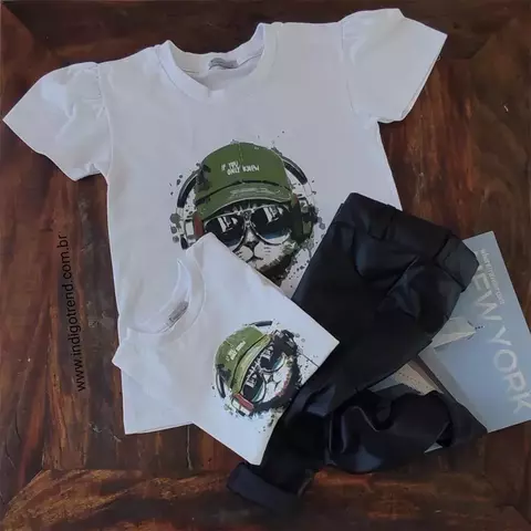 Kit Mãe e Filho Camiseta ou Body T-Shirt Branca Gato Calça Preta Couro Casual e Camiseta T-Shirt Branca Princesa Gato Índigo Trend