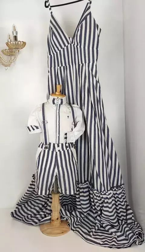 Kit Família Mãe e Filho Vestido Listrado Catar Alcinha Charlotte Camisa Social ou Body Branco Bermuda Esporte Fino Gravata Borboleta e Suspensório Listrado Catar Índigo Trend