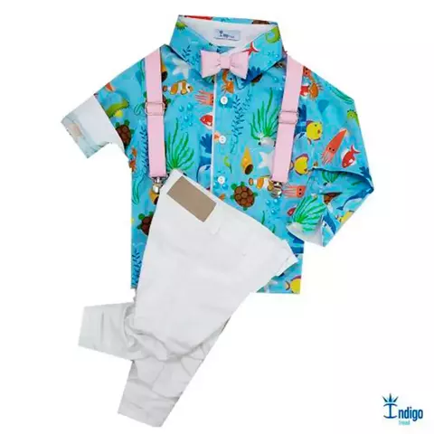 Conjunto Camisa Social ou Body Branca Tailândia Fundo do Mar Calça Casual Branca Gravata Borboleta e Suspensório Rosa Bebê Índigo Trend