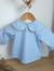 Bata ou Body Gola Azul Bebê Bordado Batizado João Batista Letra Inicial Adulto Infantil Bebê Índigo Trend